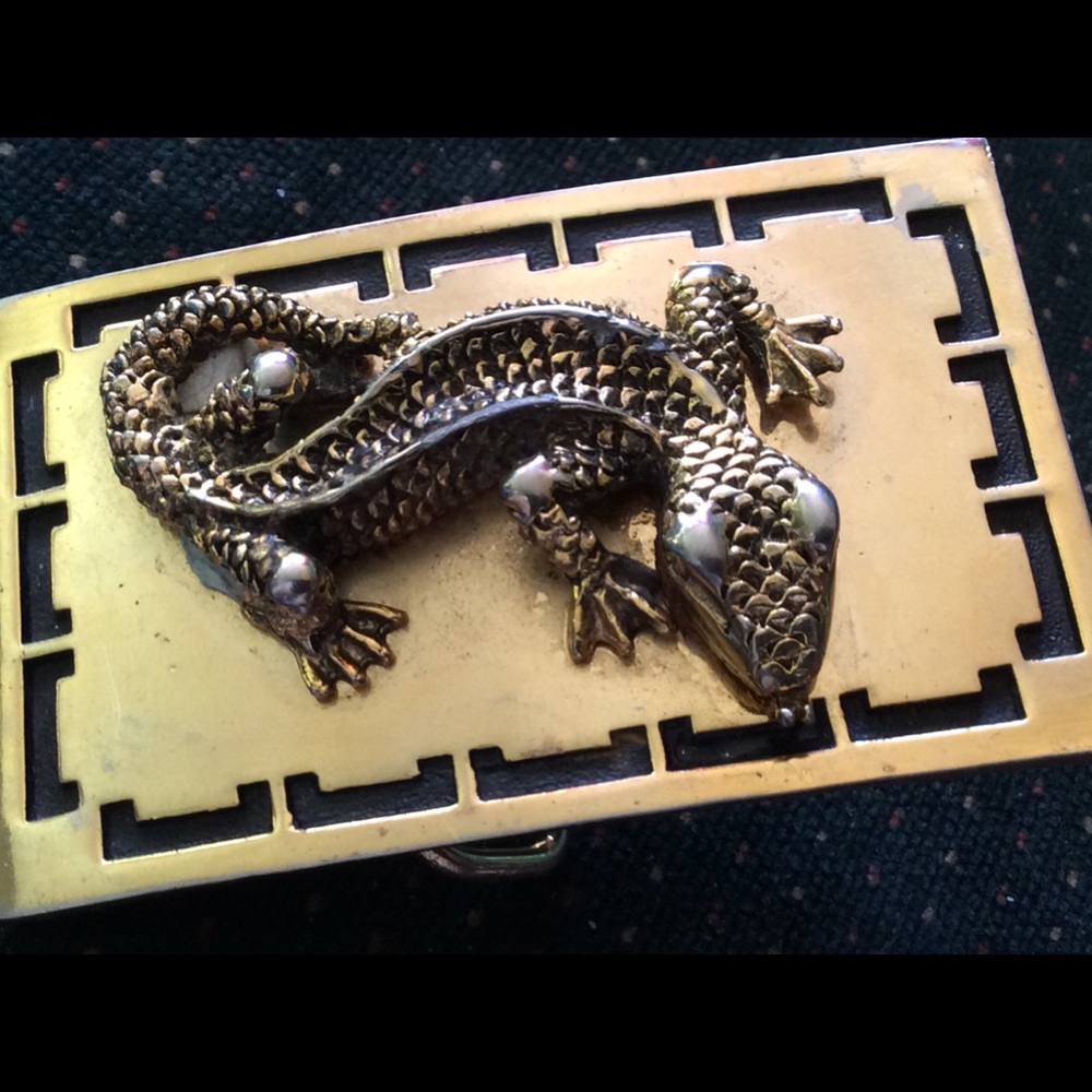 UNISEX LIZAED BELT BUCKLE